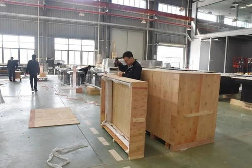 你常逛的化妝品專柜，或許都是這家金山工廠設計的